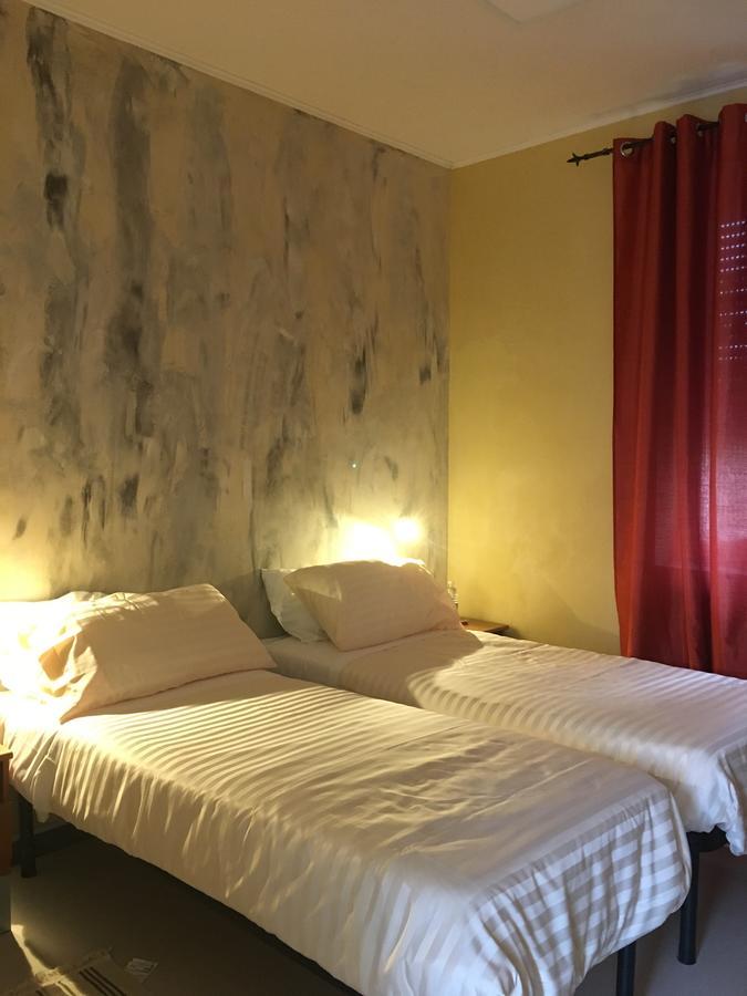 B & B La Guesthouse Poirino Экстерьер фото