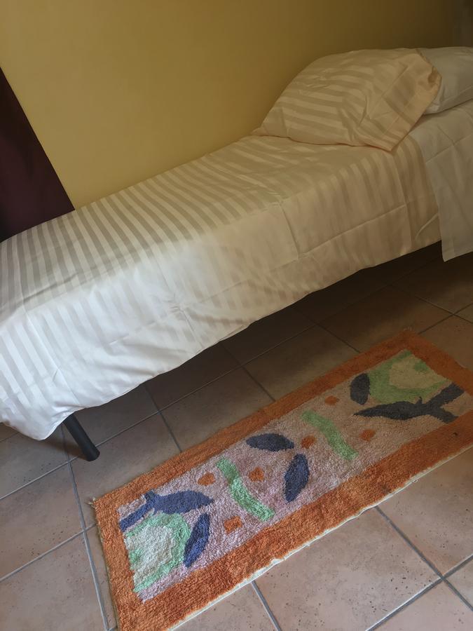 B & B La Guesthouse Poirino Экстерьер фото