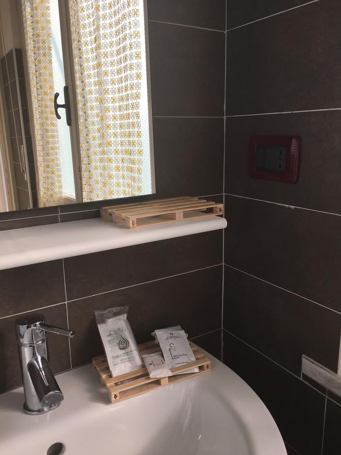 B & B La Guesthouse Poirino Экстерьер фото