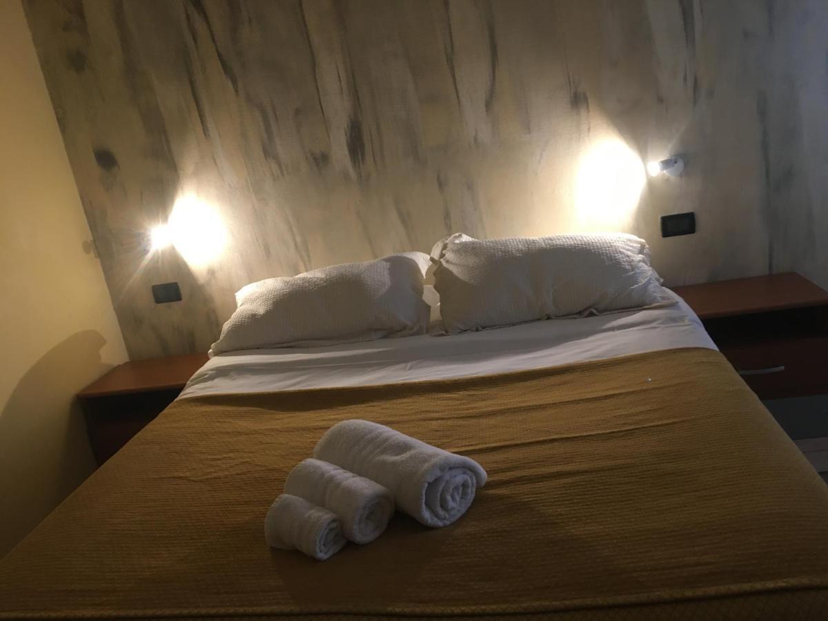 B & B La Guesthouse Poirino Экстерьер фото