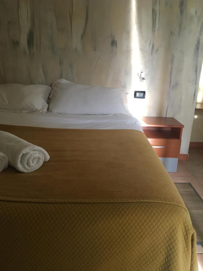 B & B La Guesthouse Poirino Экстерьер фото